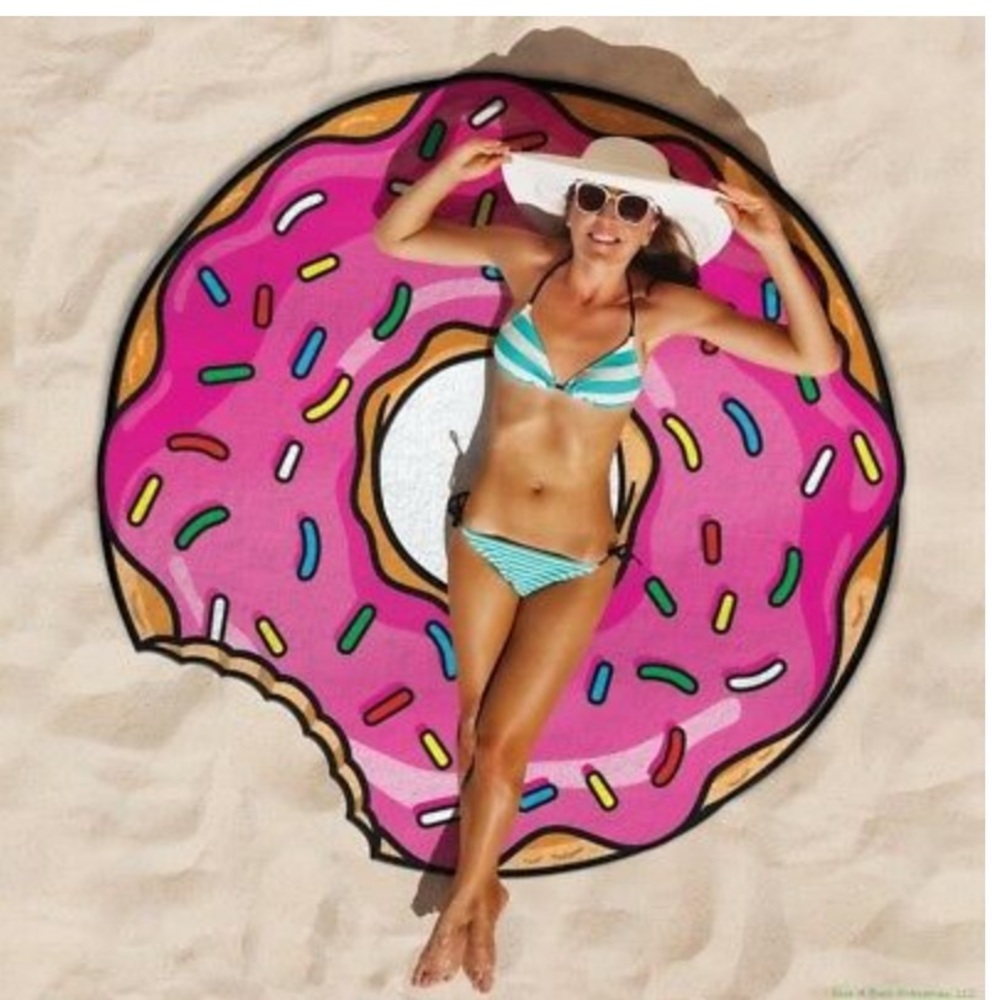 *NEW* BigMouth Giant Donut beach blanket